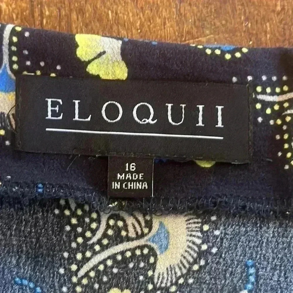 Eloquii | Navy Floral Puff Sleeve Shift Dress - Picture 5 of 7